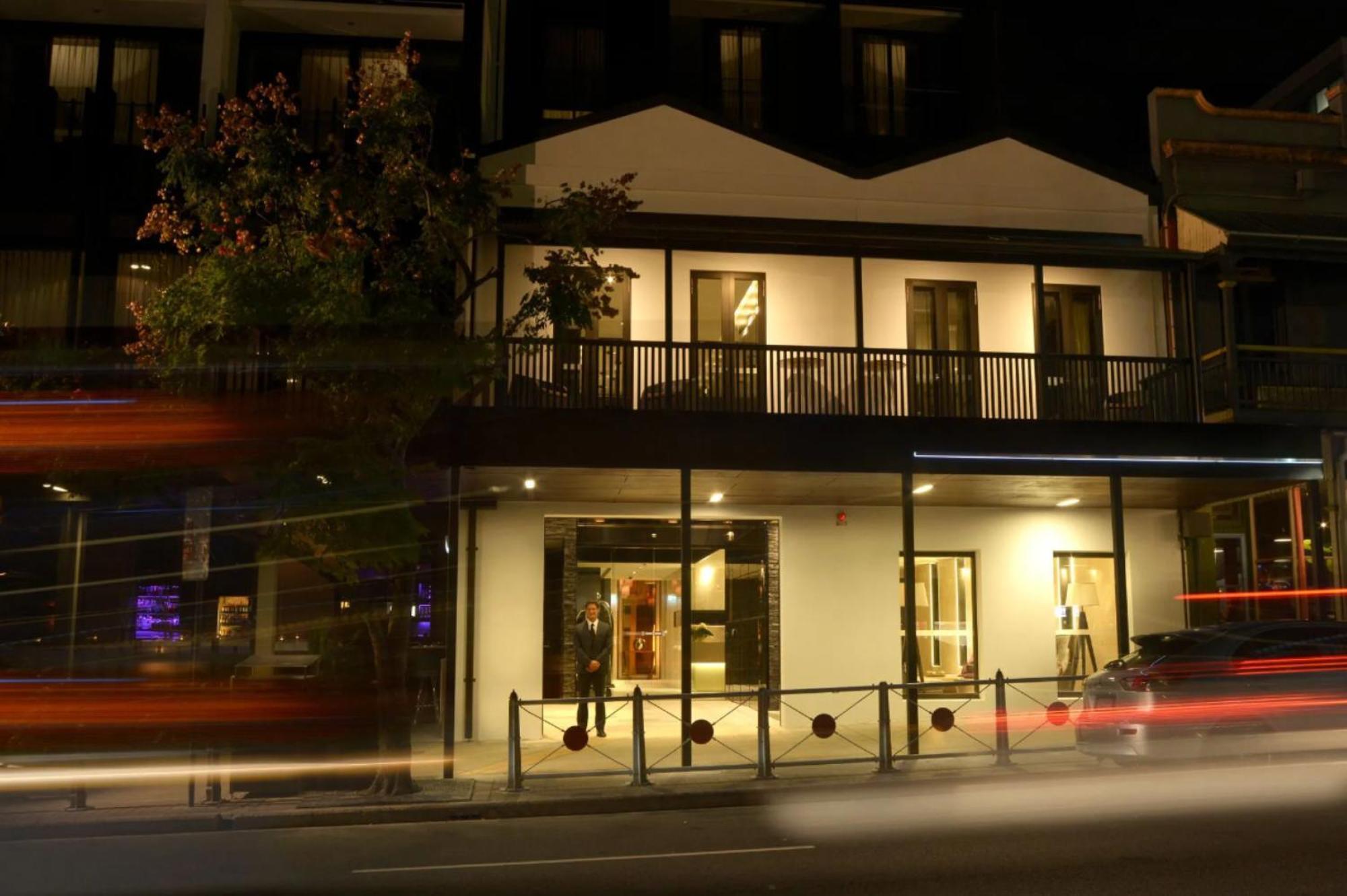 בריסביין The Beetson Hotel מראה חיצוני תמונה The hotel at night